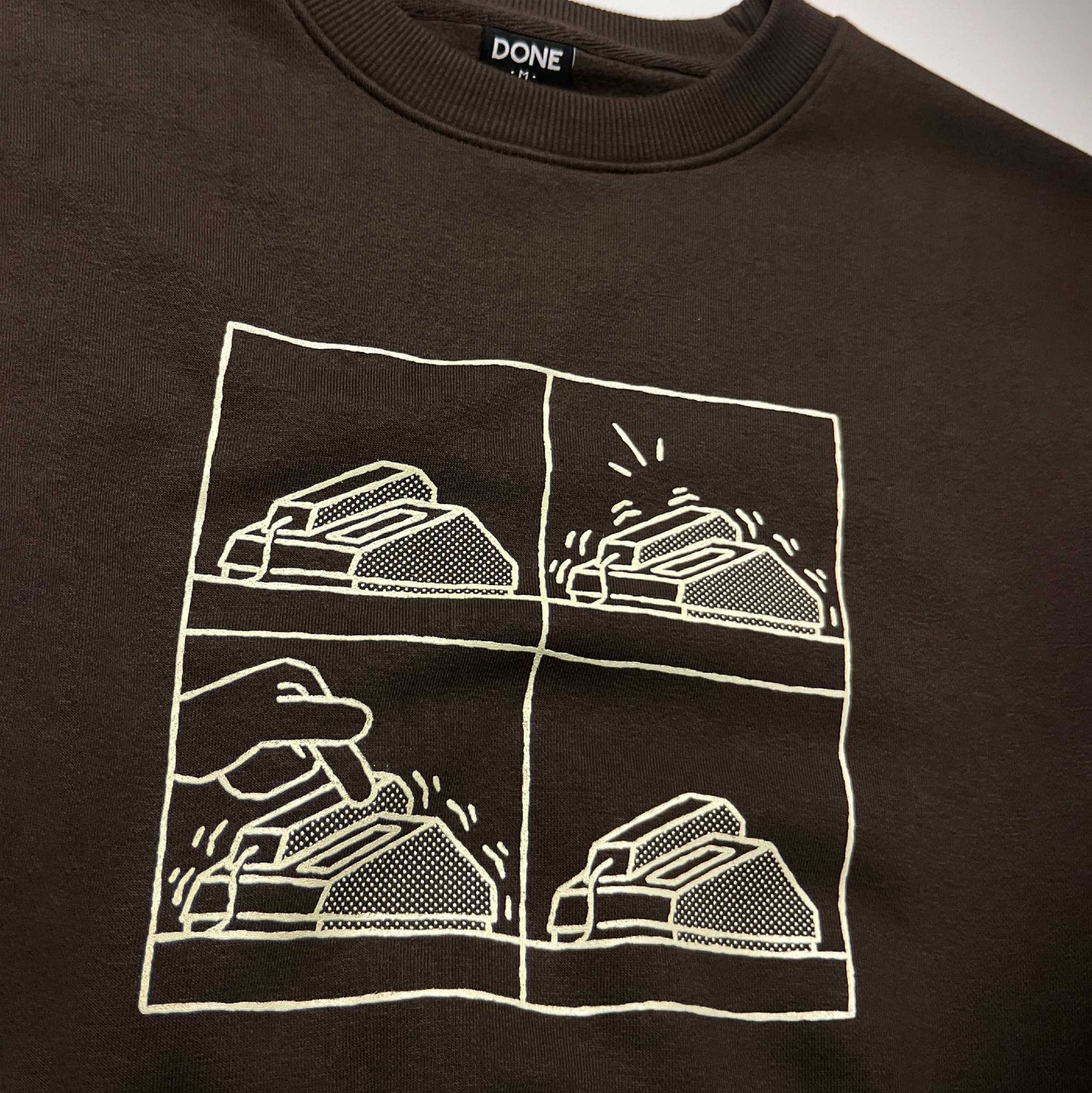Phone Crewneck (Dark brown)
